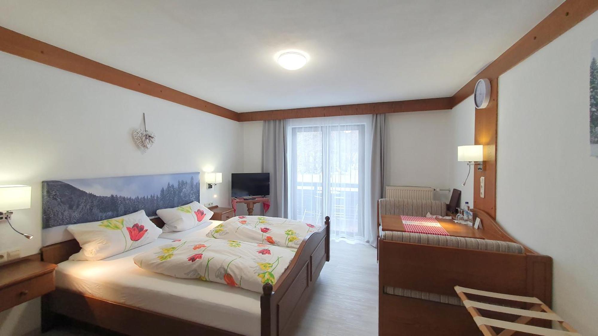 Hotel Garni Haus Alpine - Chiemgau Karte Inkl ルーポルディング エクステリア 写真