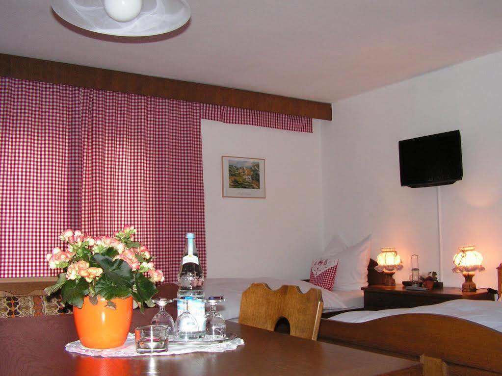 Hotel Garni Haus Alpine - Chiemgau Karte Inkl ルーポルディング エクステリア 写真