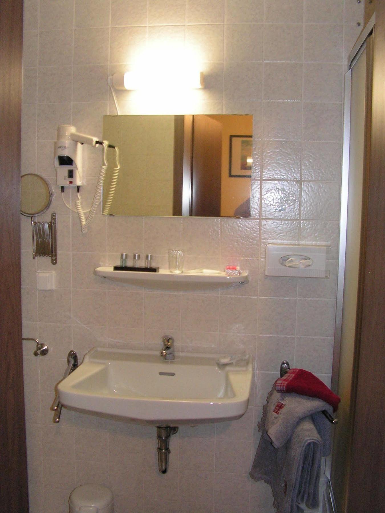 Hotel Garni Haus Alpine - Chiemgau Karte Inkl ルーポルディング エクステリア 写真