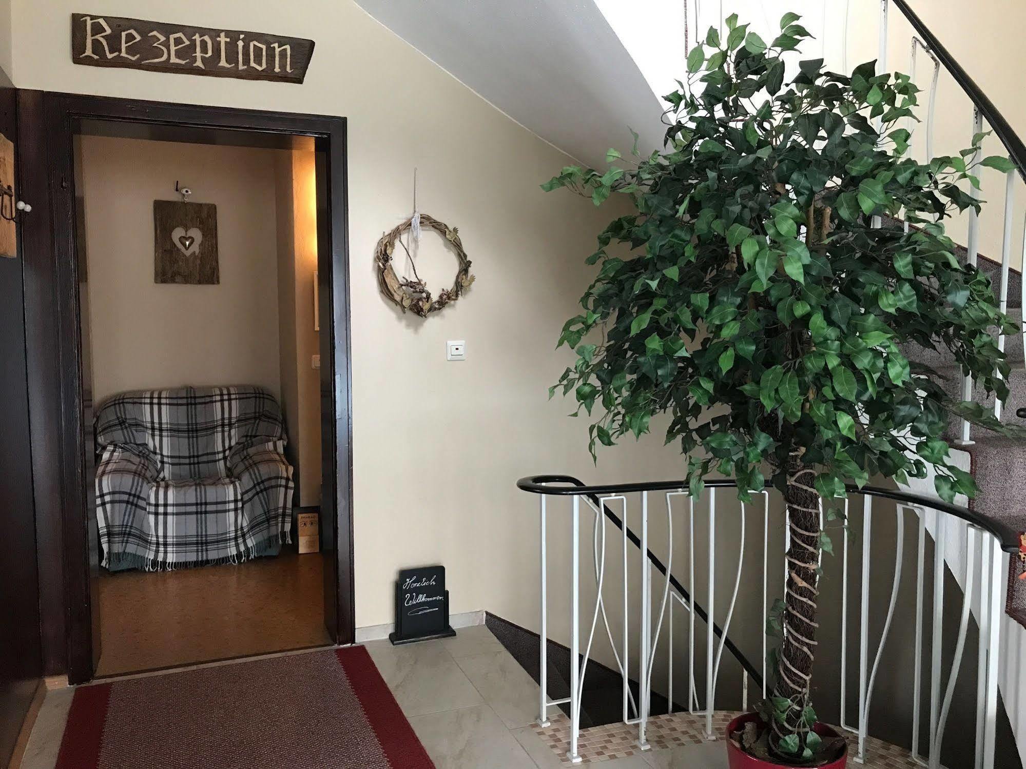 Hotel Garni Haus Alpine - Chiemgau Karte Inkl ルーポルディング エクステリア 写真