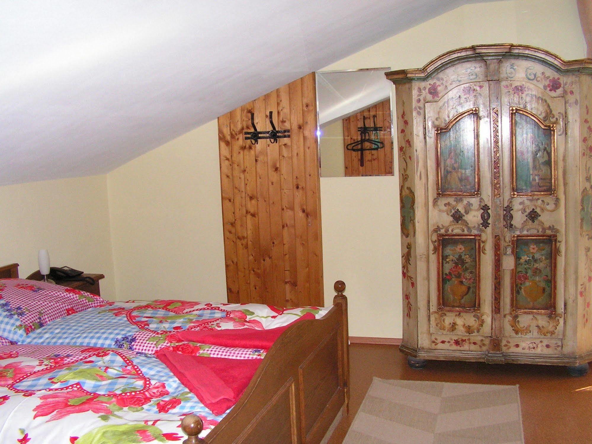 Hotel Garni Haus Alpine - Chiemgau Karte Inkl ルーポルディング エクステリア 写真