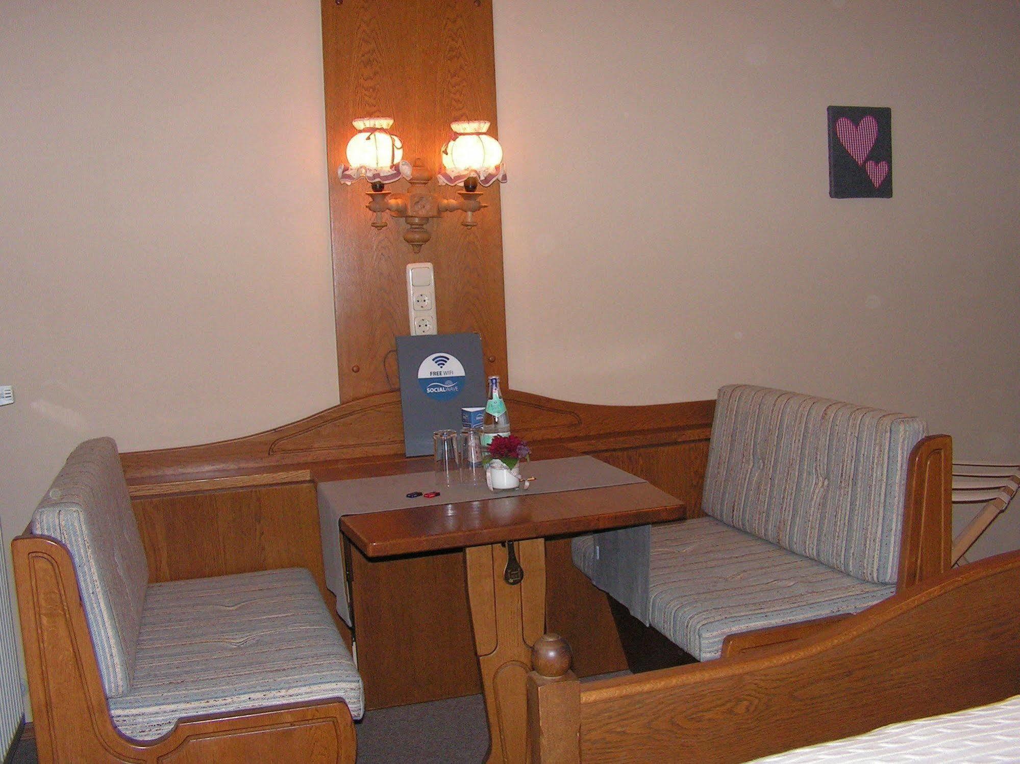 Hotel Garni Haus Alpine - Chiemgau Karte Inkl ルーポルディング エクステリア 写真